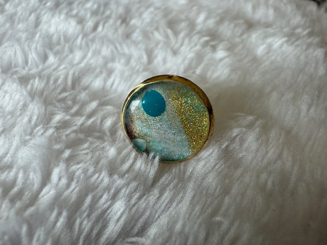 Gold & Pearlescent Studs