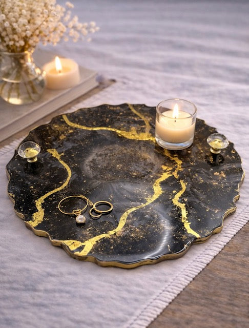 13" Black and Gold Resin Tray