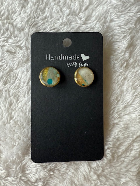 Gold & Pearlescent Studs