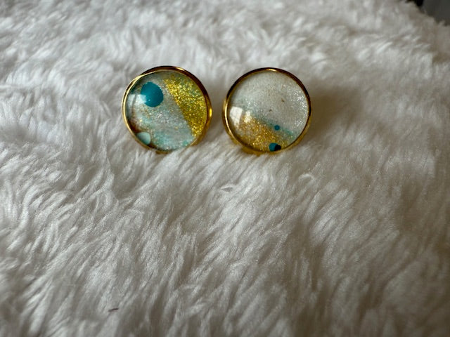 Gold & Pearlescent Studs