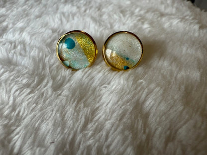 Gold & Pearlescent Studs