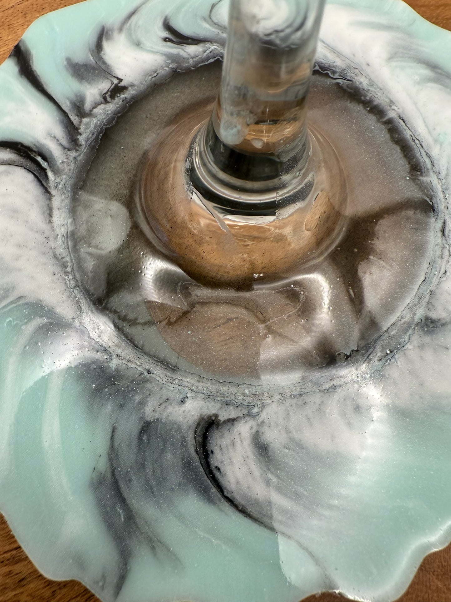 Seafoam Drift Wine Glass - Oversized Base