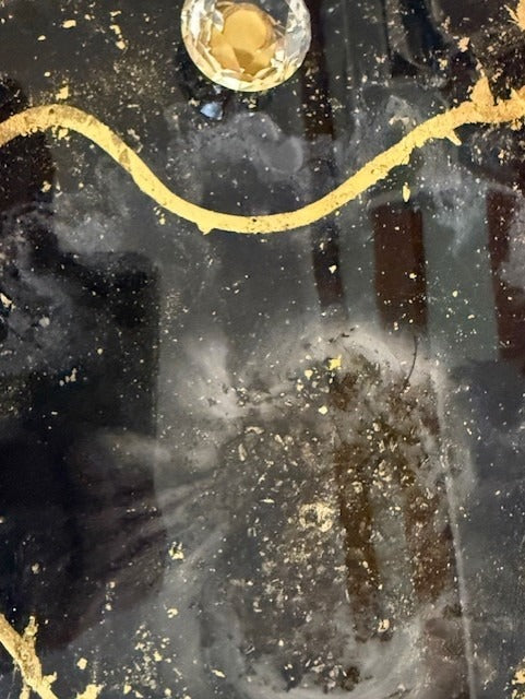 13" Black and Gold Resin Tray